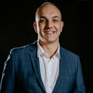 Sarah Johnson, Director & Founder